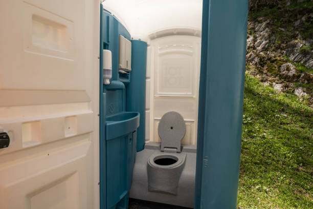 Best Portable restroom trailer rental  in Kernersville, NC